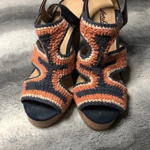 lucky brand navy coral strap wedges size 6